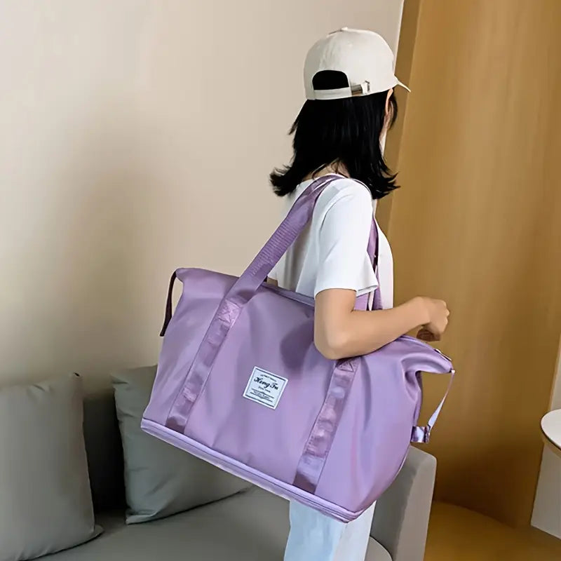 Lightweight Foldable Travel Bag compared to regular suitcase size
